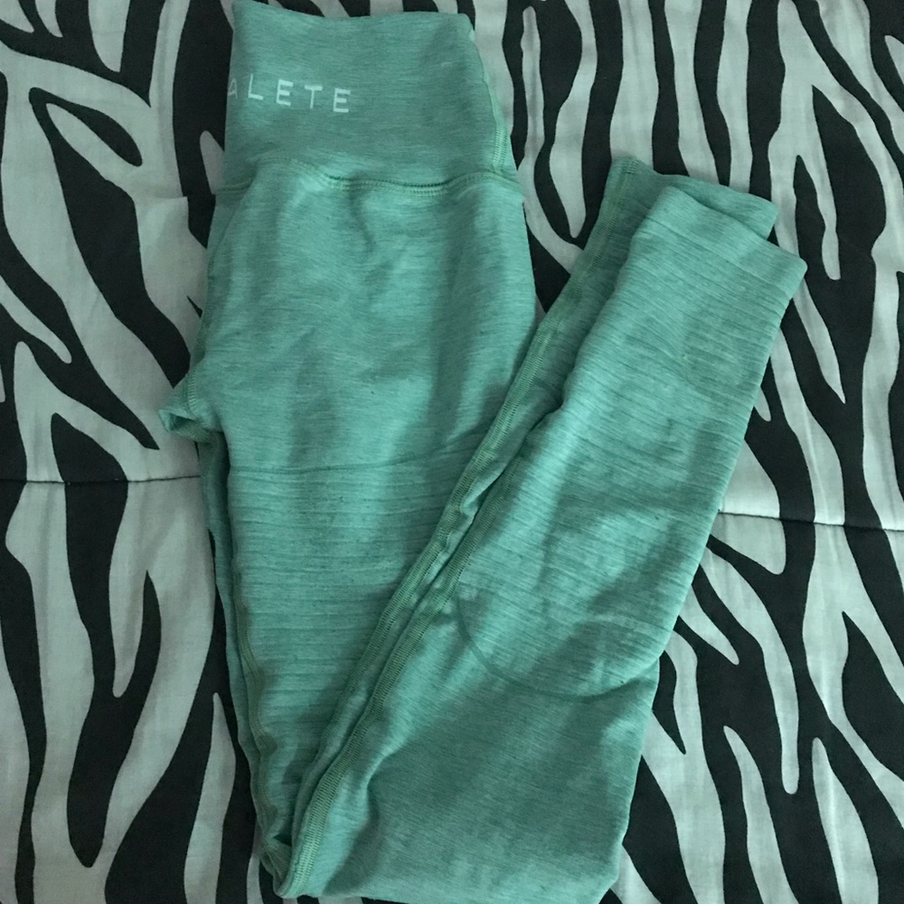 GREEN ALPHALETE LEGGINGS